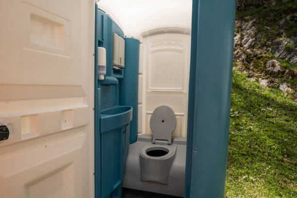 Best Porta potty rental near me  in Kirbyville, TX